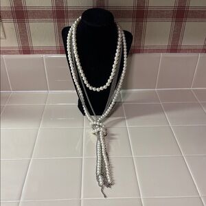 Elegant Pearl and Silver Necklace